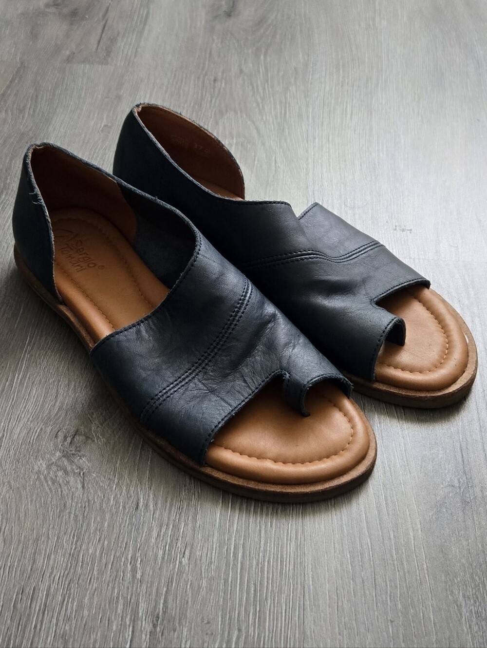 Women's Black Open-Toe Leather Sandals